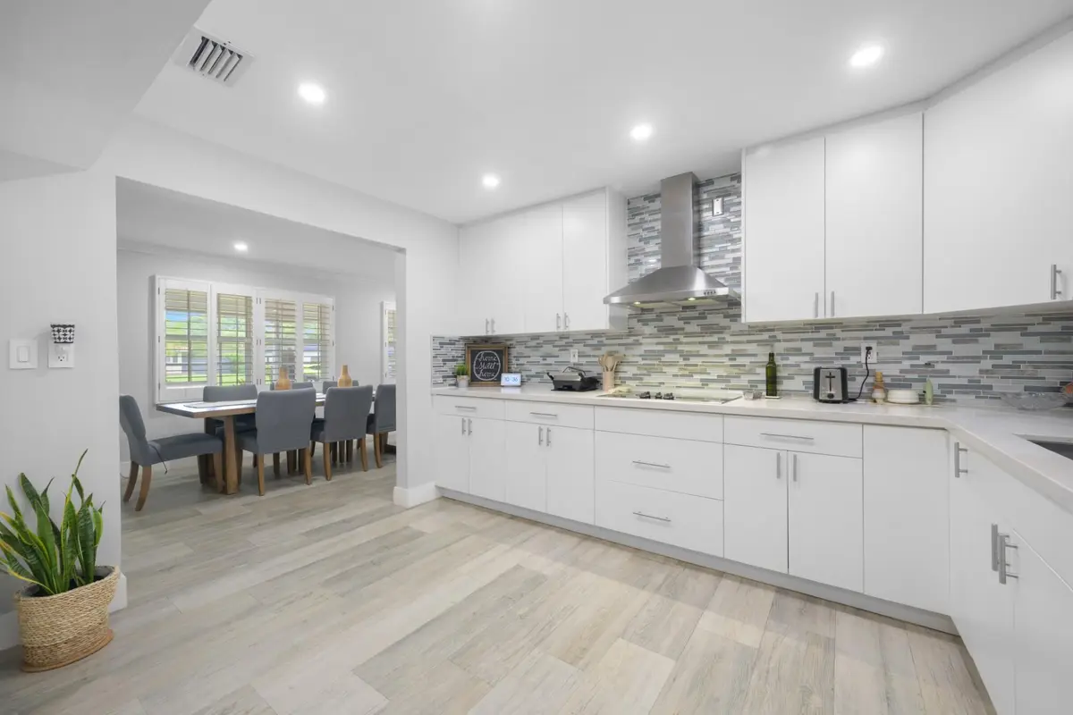 04 (Custom) at 6850 NW 7th Street, Plantation