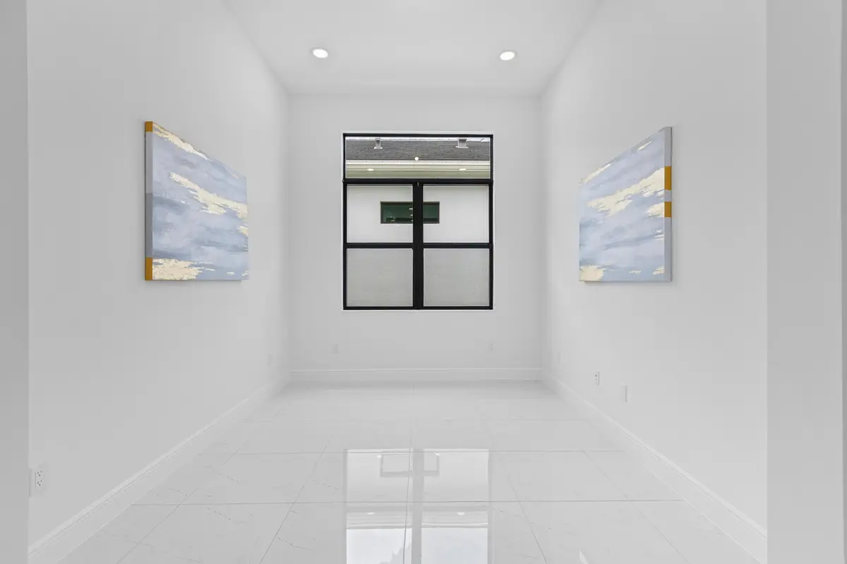Flex at 4931 Rivo Alto Circle, Westlake