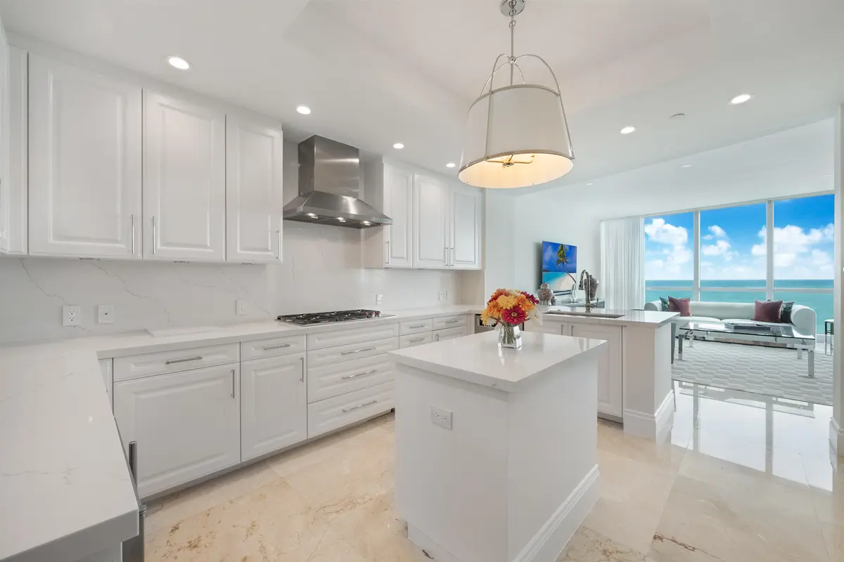 iUSE photography_7K3A9067 at 10295 Collins Avenue 2203, Bal Harbour