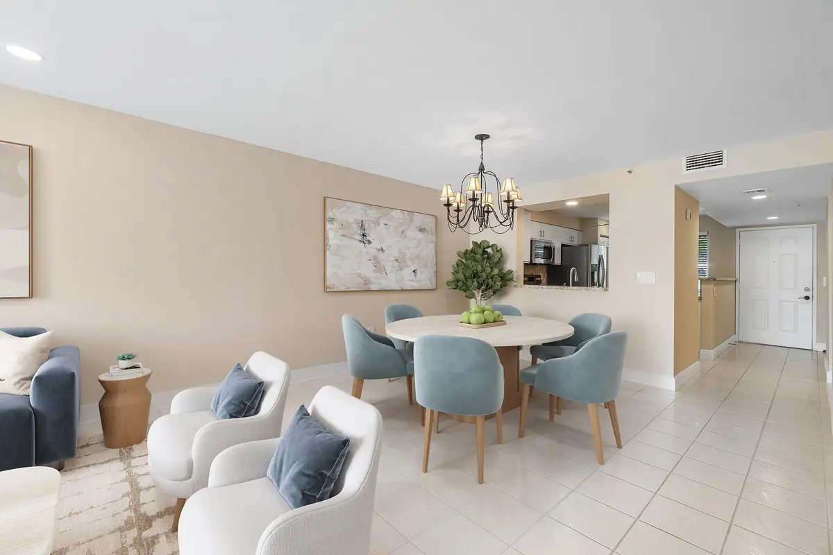 DINING at 14096 Huntington Pointe Drive 106, Delray Beach