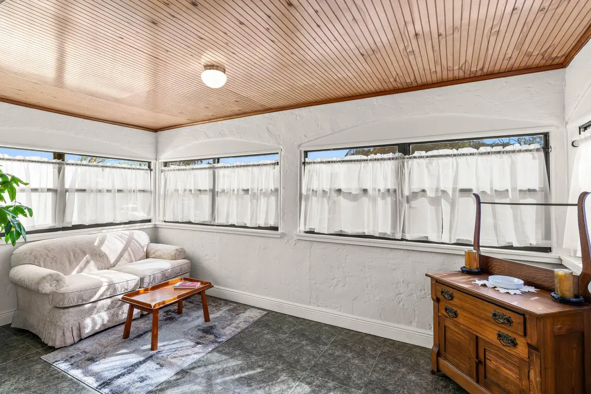 FLORIDA ROOM at 921 S M Street, Lake Worth Beach
