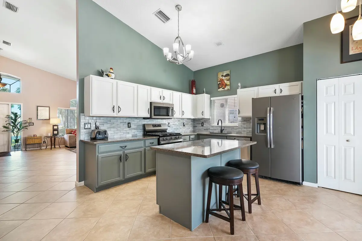 tempImageeTeiYd at 2480 SE Springtree Place, Stuart