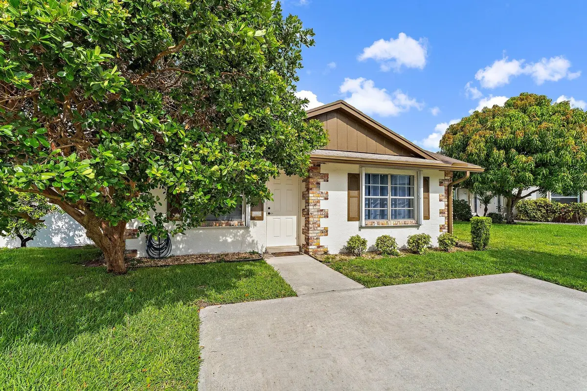 Front Exterior at 109 Doe Trail, Jupiter
