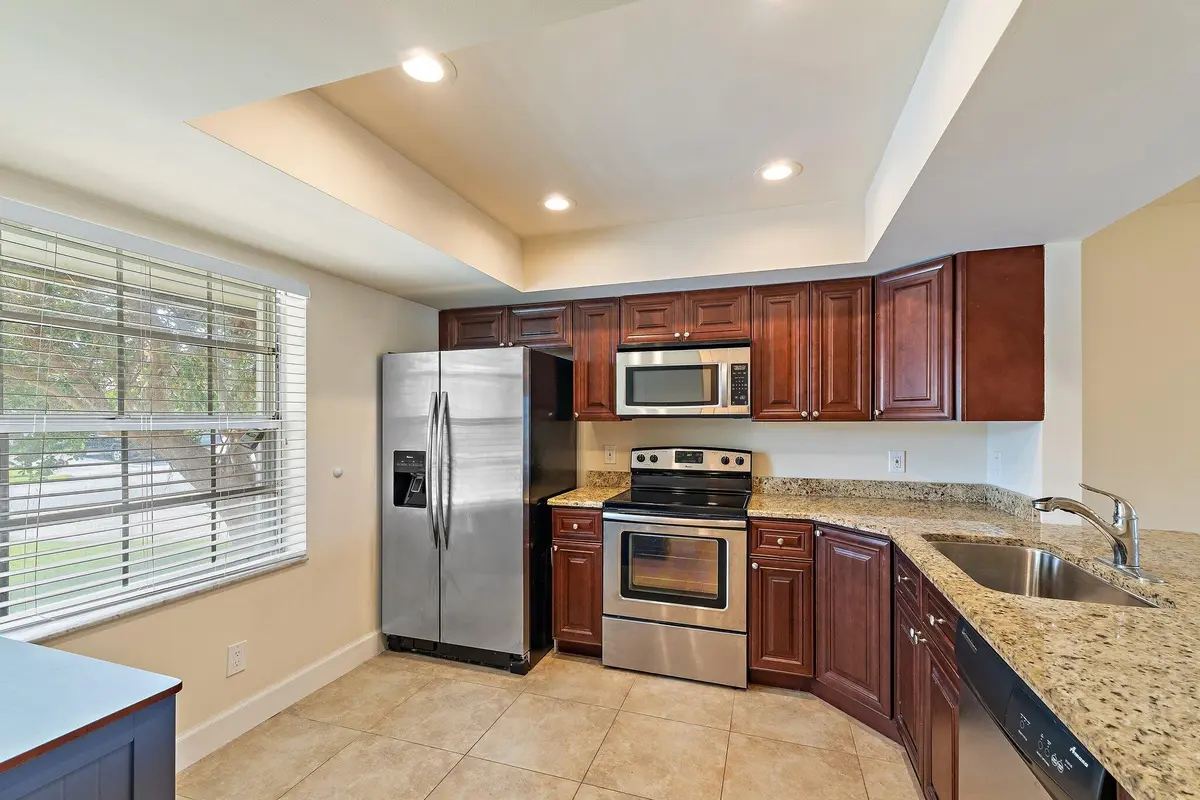 Kitchen at 109 Doe Trail, Jupiter