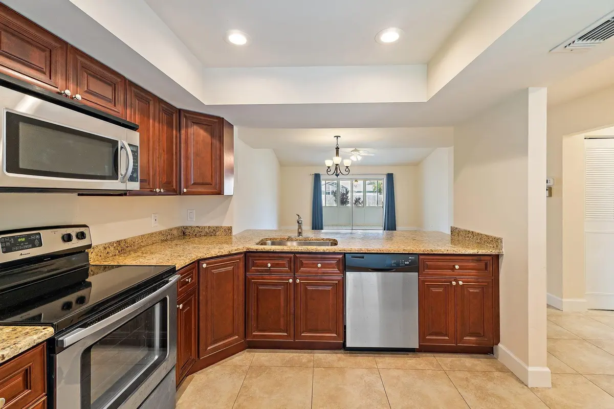 Kitchen at 109 Doe Trail, Jupiter