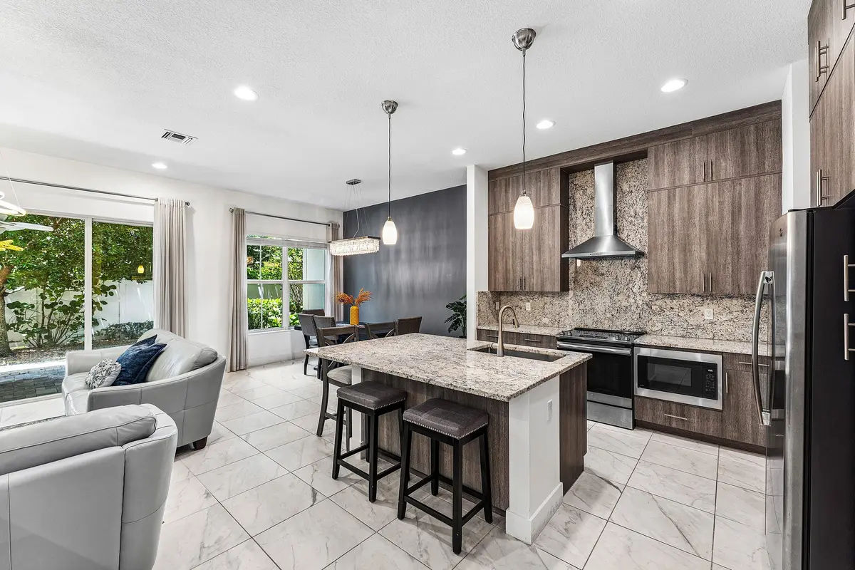 Spacious Kitchen at 4821 Pointe Midtown Road, Palm Beach Gardens