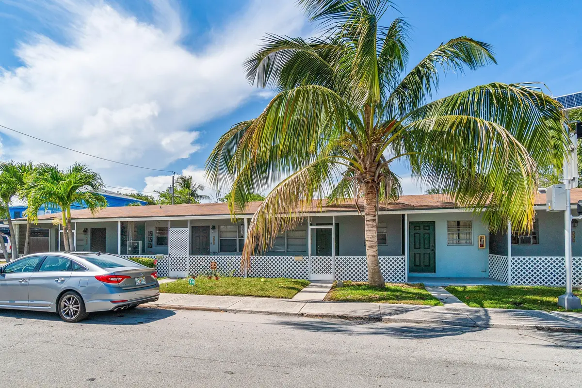 004-5049thAvenueNorth-LakeWorthBeach-FL- at 504 9th Avenue 508, Lake Worth Beach