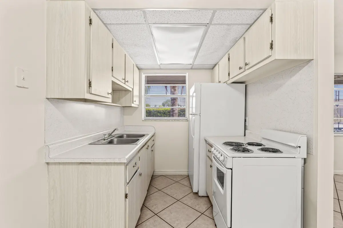 007-5049thAvenueNorth-LakeWorthBeach-FL- at 504 9th Avenue 508, Lake Worth Beach