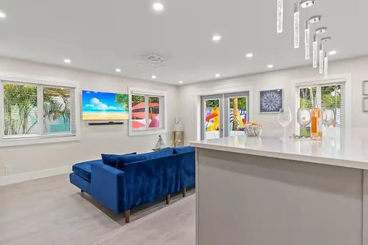 Family at 322 NW 4th Avenue, Delray Beach