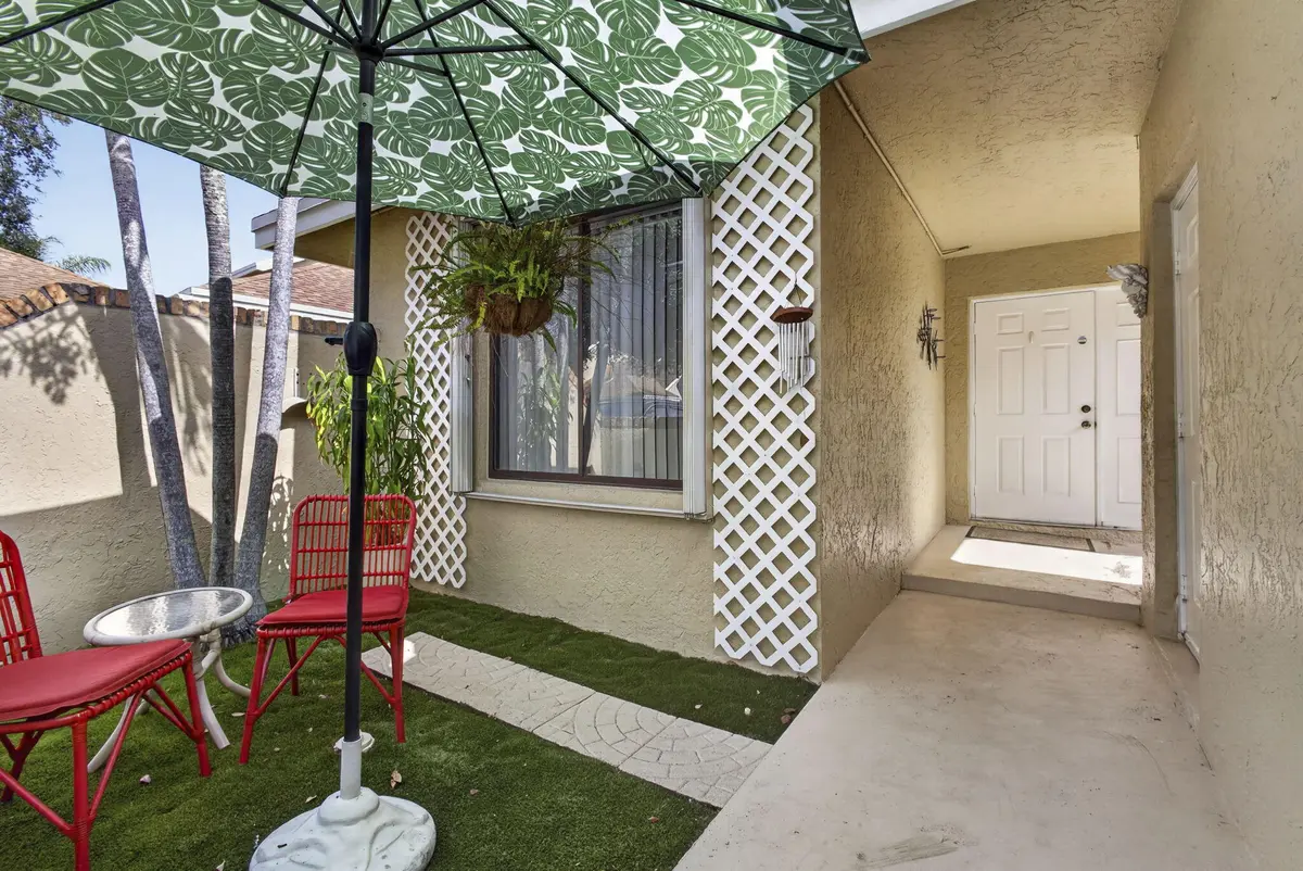 12-web-or-mls-BS1A0033 at 1101 Maplewood Drive, Greenacres