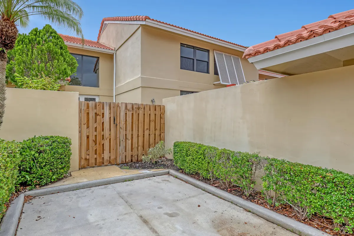 132 Old Meadow (3) at 132 Old Meadow Way, Palm Beach Gardens