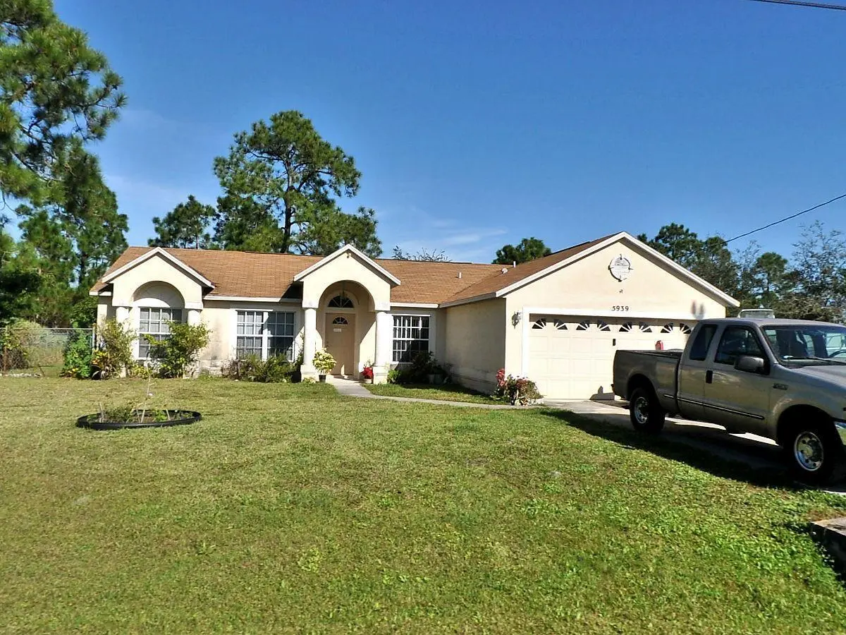 front of house at 5939 NW Foust Circle, Port St. Lucie