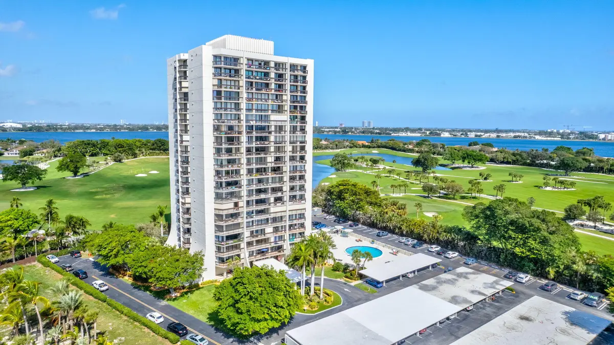 WASHINGTON TOWER at 2000 Presidential Way 702, West Palm Beach