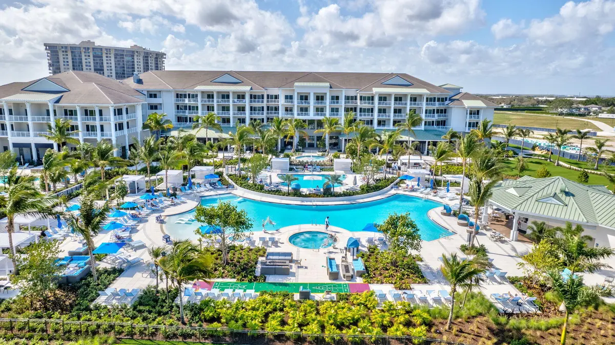 MARRIOT HOTEL IN THE COMMUNITY at 2000 Presidential Way 702, West Palm Beach