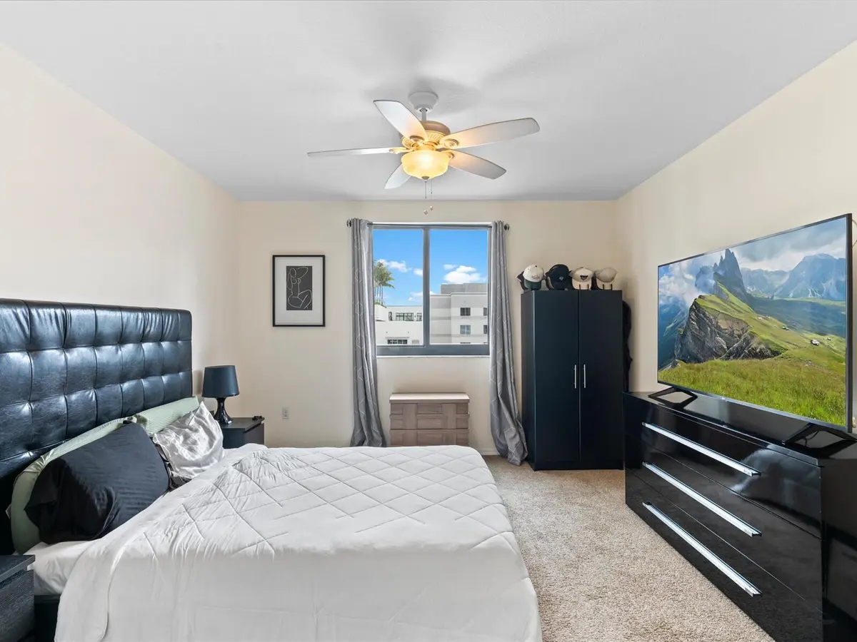 24-Bedroom at 100 N Federal Highway 736, Fort Lauderdale