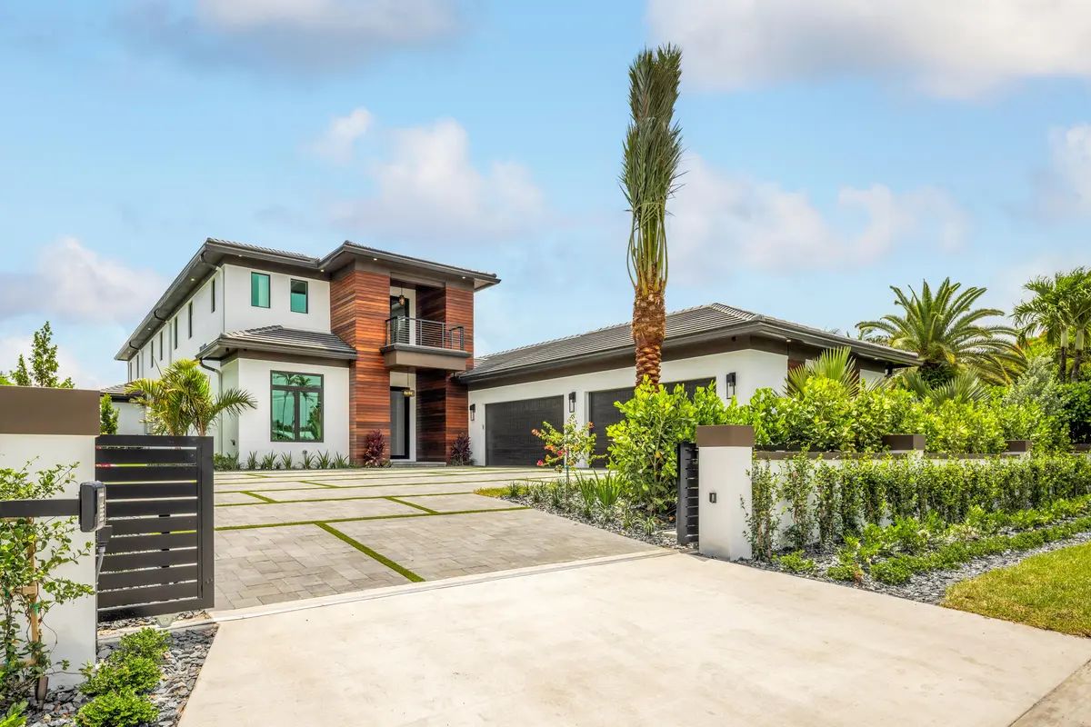 2_et6a7011_crop at 1708 N Lakeside Drive, Lake Worth Beach