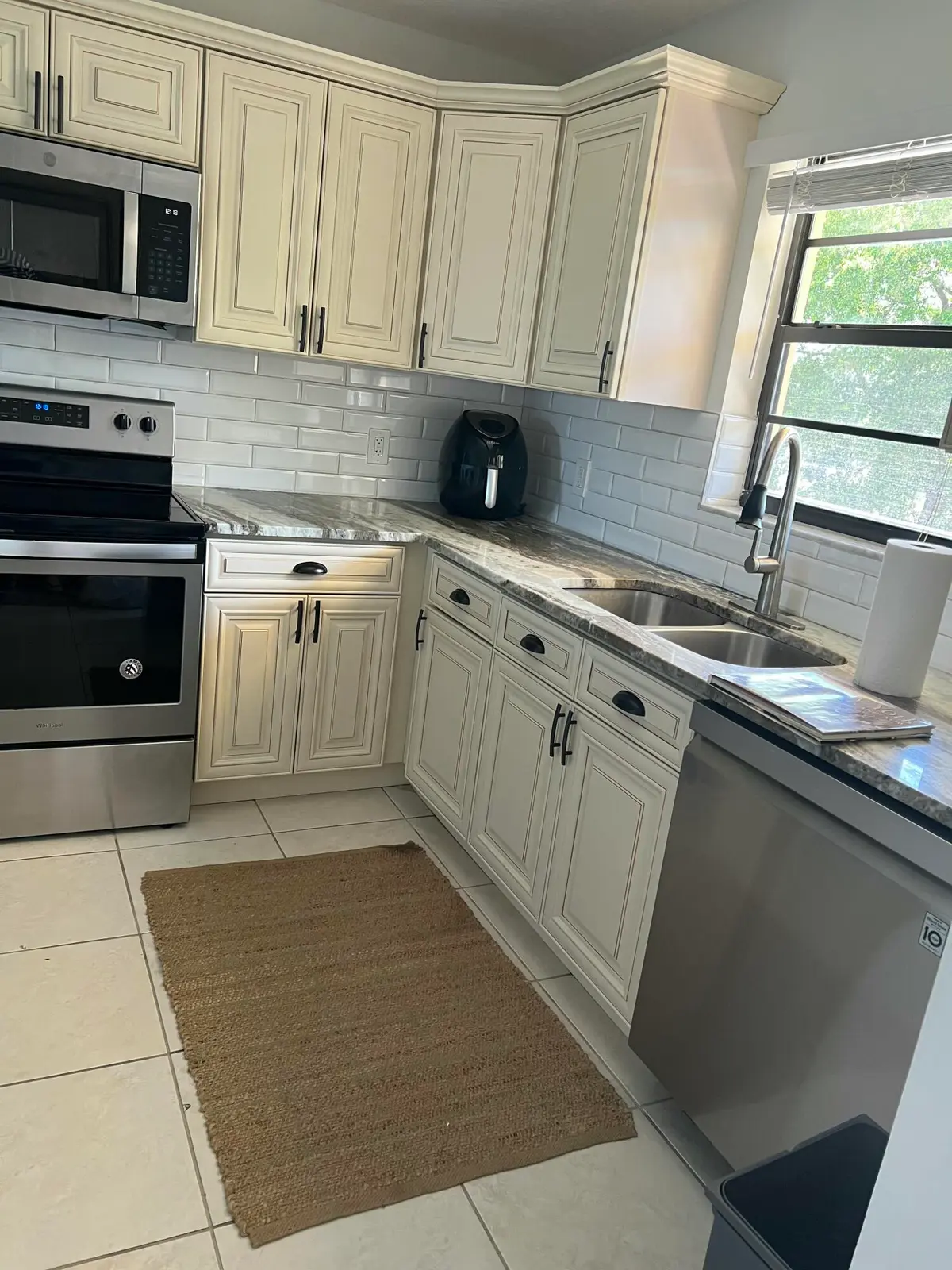 Ktichen at 327 Southwind Drive 304, North Palm Beach