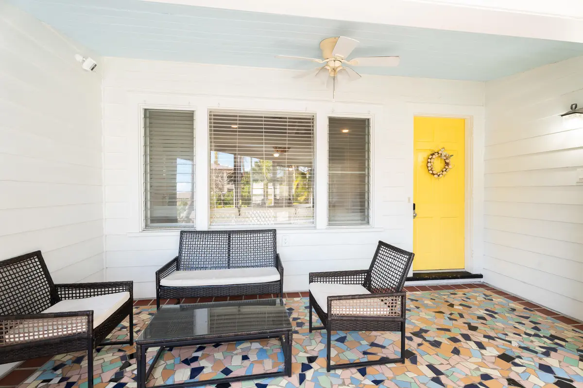Front entryway at 411 S Palmway, Lake Worth Beach