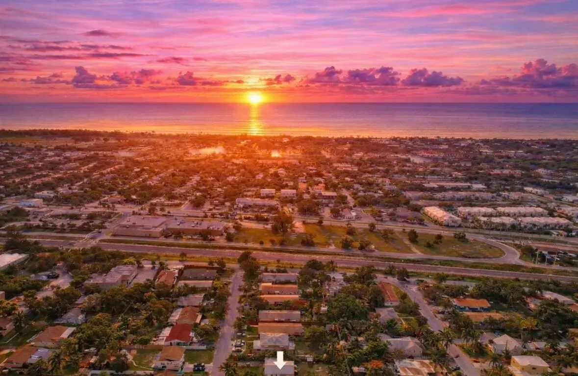 Image 01 at 250 NE 13th Street, Delray Beach