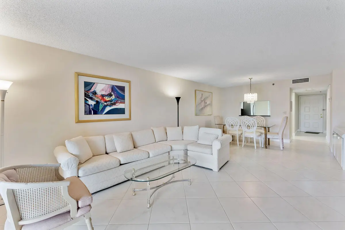 Living Area at 7260 Kinghurst Drive 205, Delray Beach