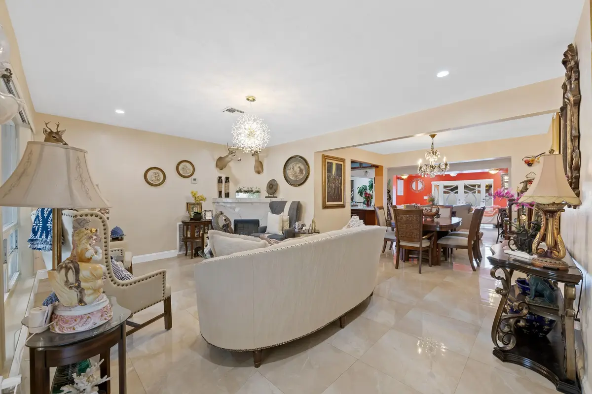 Living Dining area at 7649 Kismet Street, Miramar