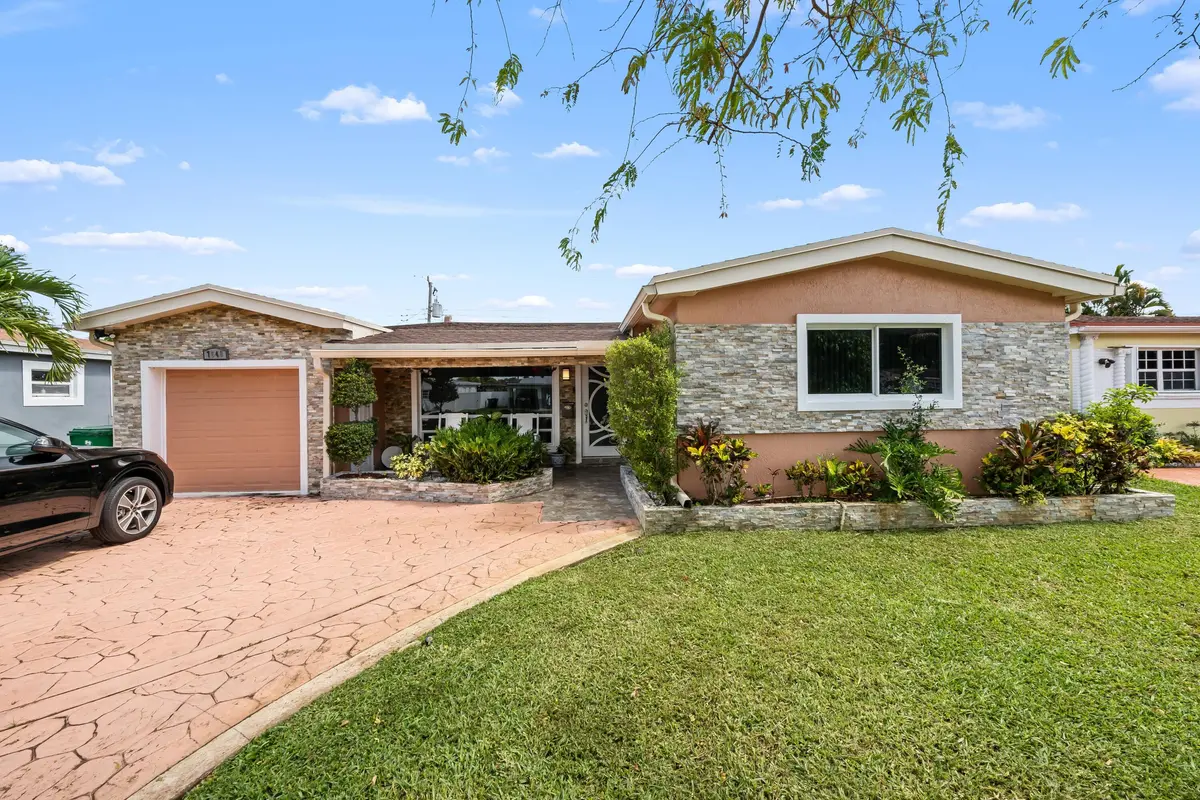 Front Yard Fullview at 7649 Kismet Street, Miramar