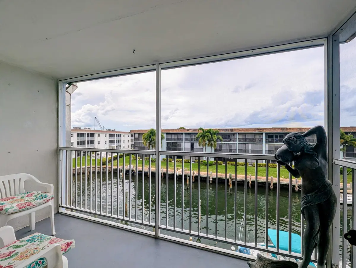 13ee435c-6147-47ae-af68-17cc9d2946d4~1 at 131 Doolen Court 303, North Palm Beach