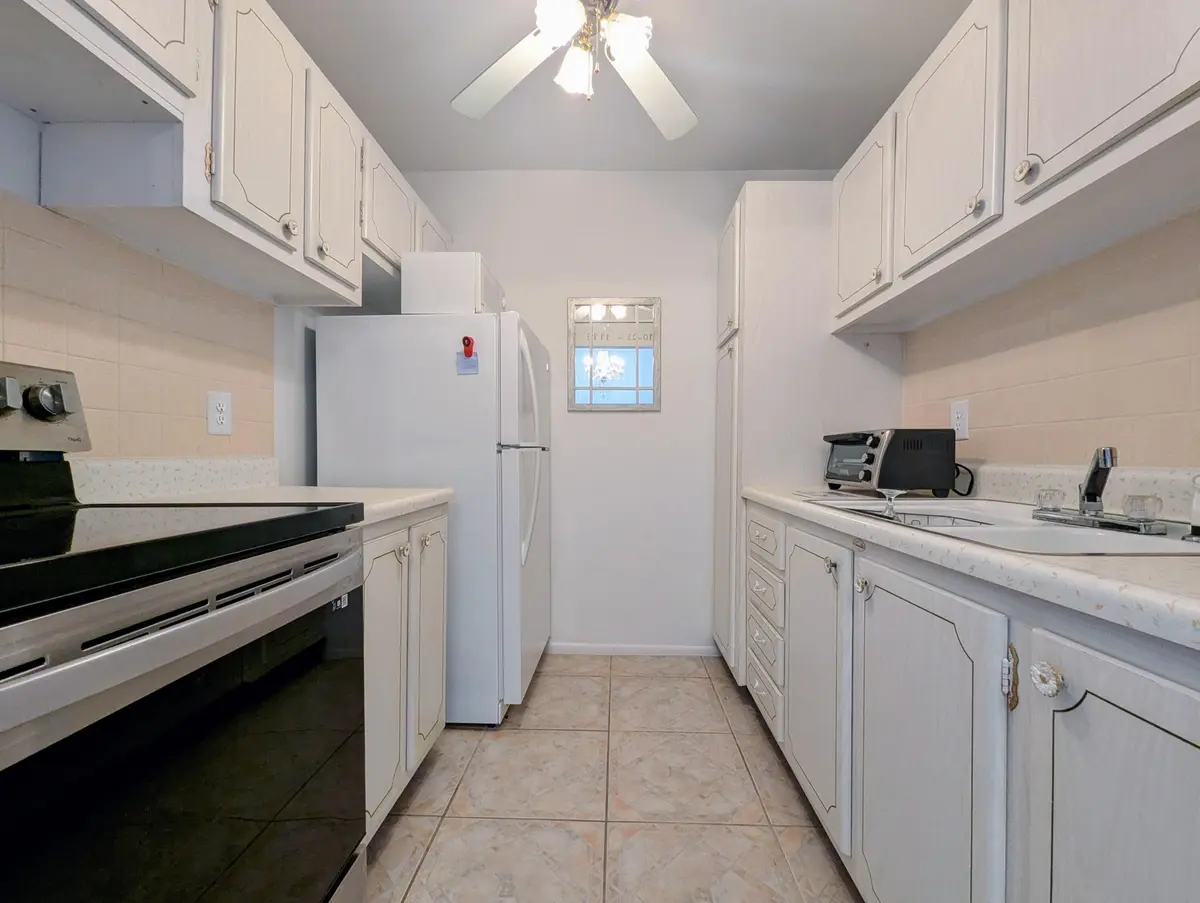 917a46e1-11ec-4848-8877-4eab033d135a~1 at 131 Doolen Court 303, North Palm Beach