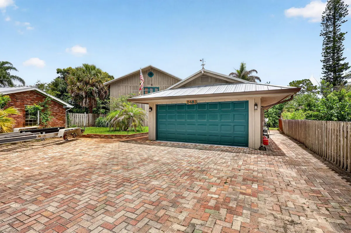 2-web-or-mls-7R7A5705 at 2483 SW Murphy Road, Palm City