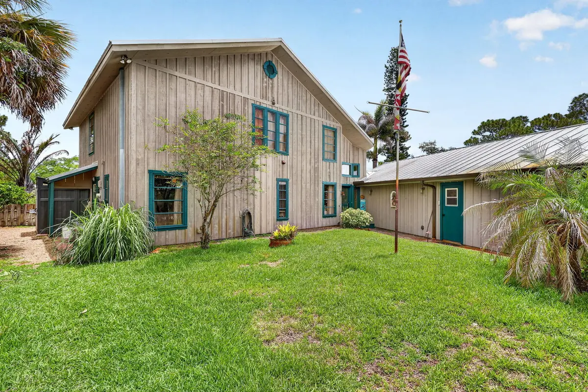4-web-or-mls-7R7A5720 at 2483 SW Murphy Road, Palm City
