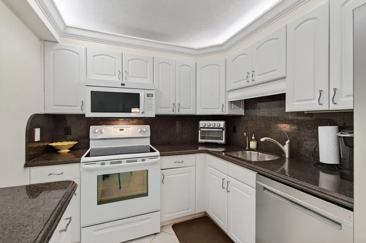 26-web-or-mls-DSC_9255 at 4505 S Ocean Boulevard 905, Highland Beach