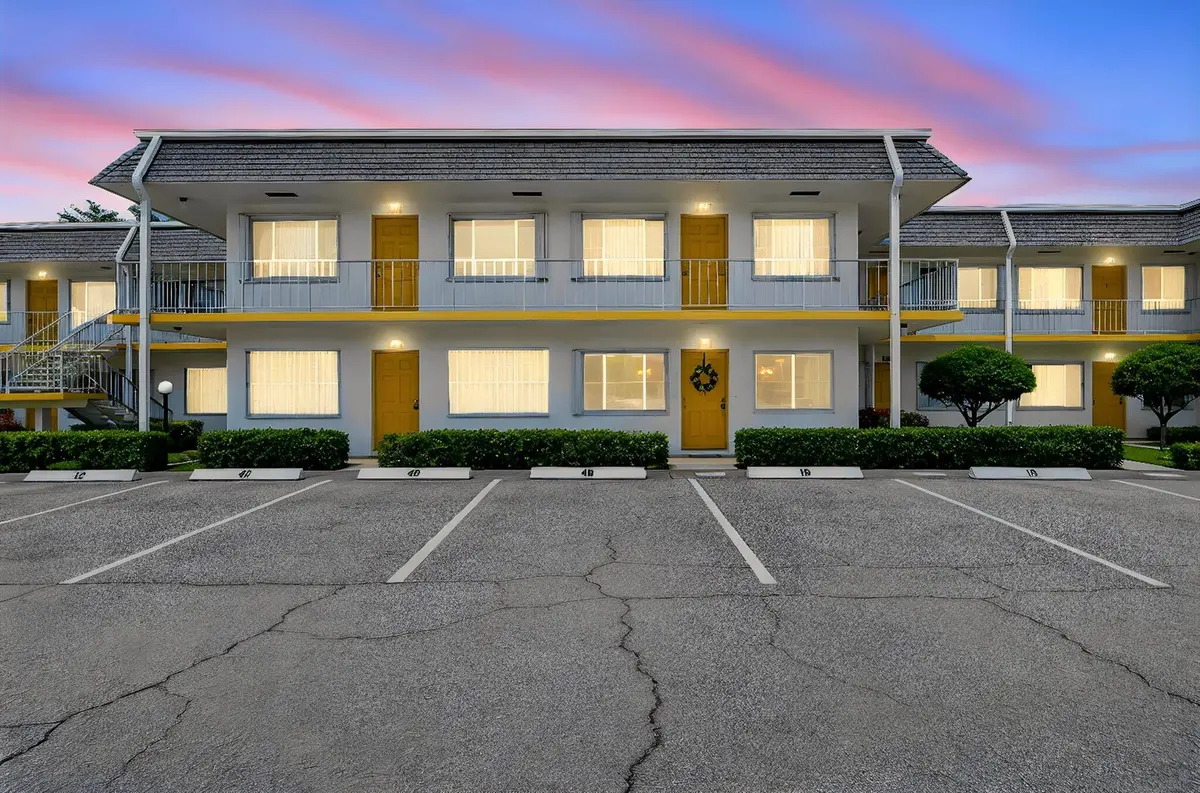 4-104 Twilight 1 at 3240 Lake Osborne Drive Apt 104, Lake Worth Beach