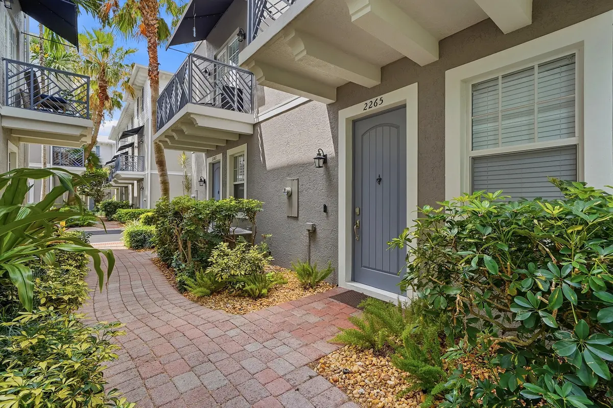 Front Entry at 2265 NE 9th Avenue, Wilton Manors