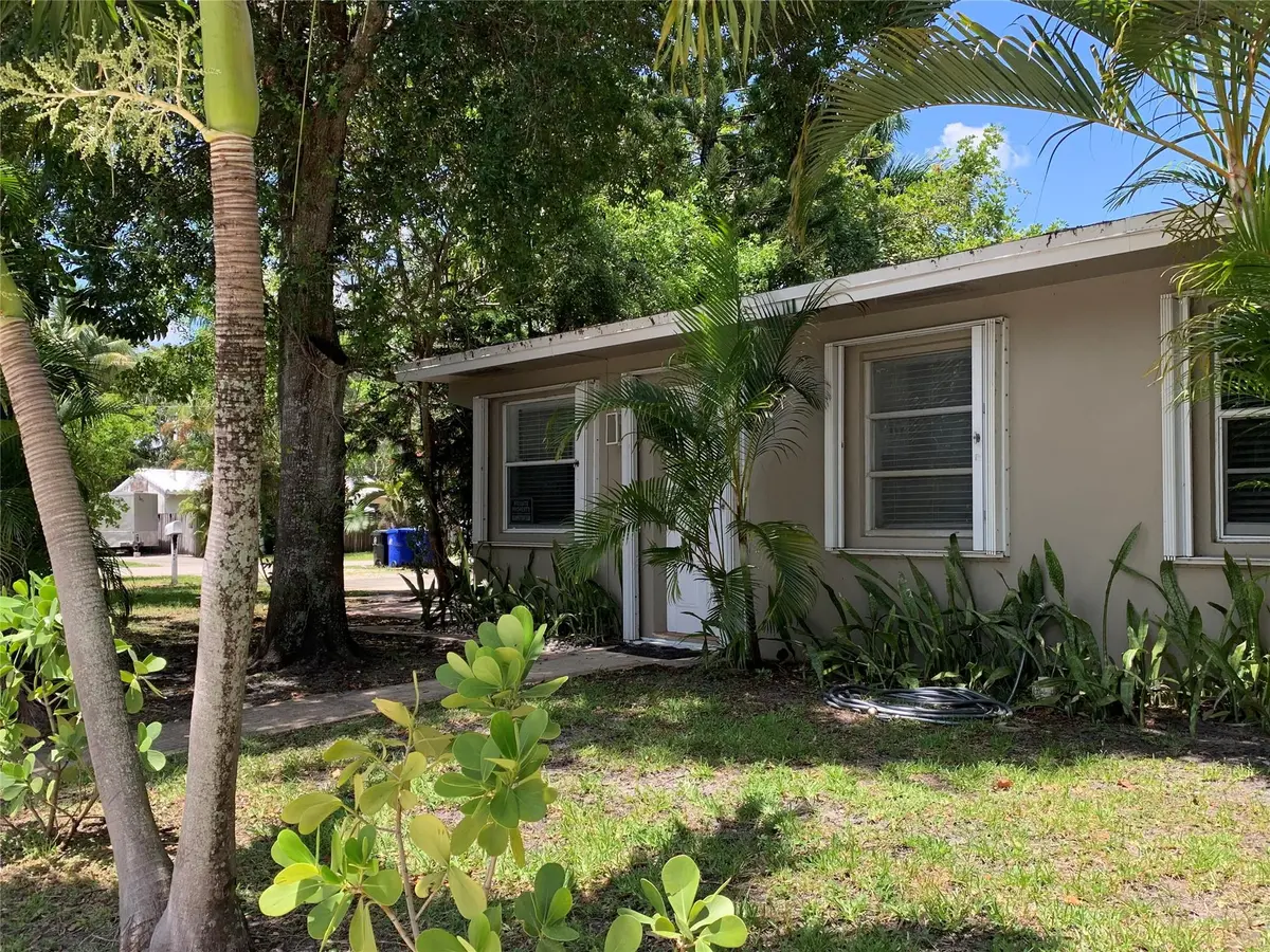 Photo 2 at 801 SW 10th Street 1-2, Fort Lauderdale