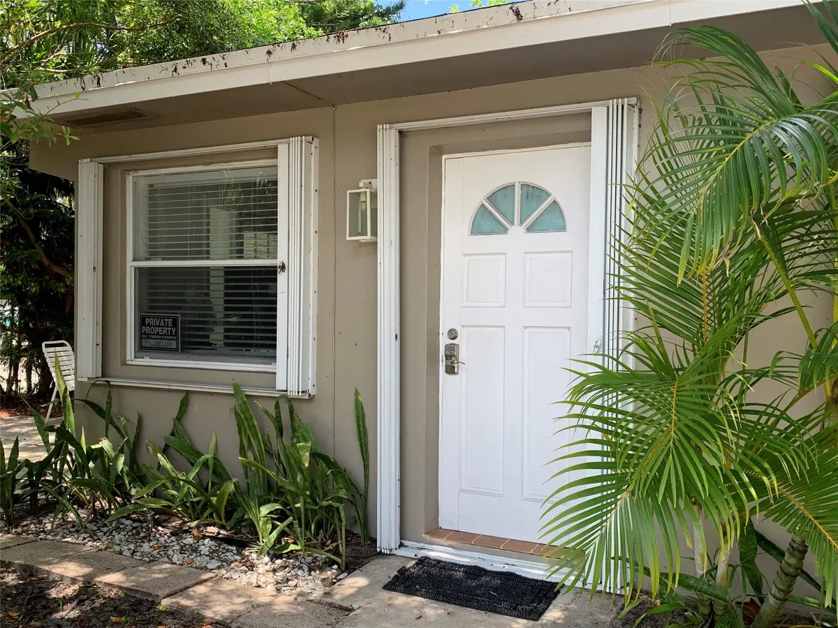 Photo 5 at 801 SW 10th Street 1-2, Fort Lauderdale
