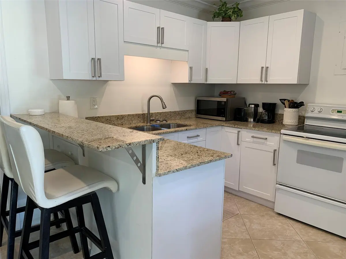 Photo 6 at 801 SW 10th Street 1-2, Fort Lauderdale