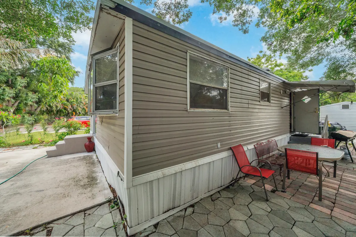 2 Entryway at 32 Lisa Lane, Greenacres