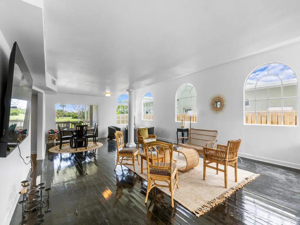 DSC07515.jpg-FULL at 422 N Lakeside Drive, Lake Worth Beach