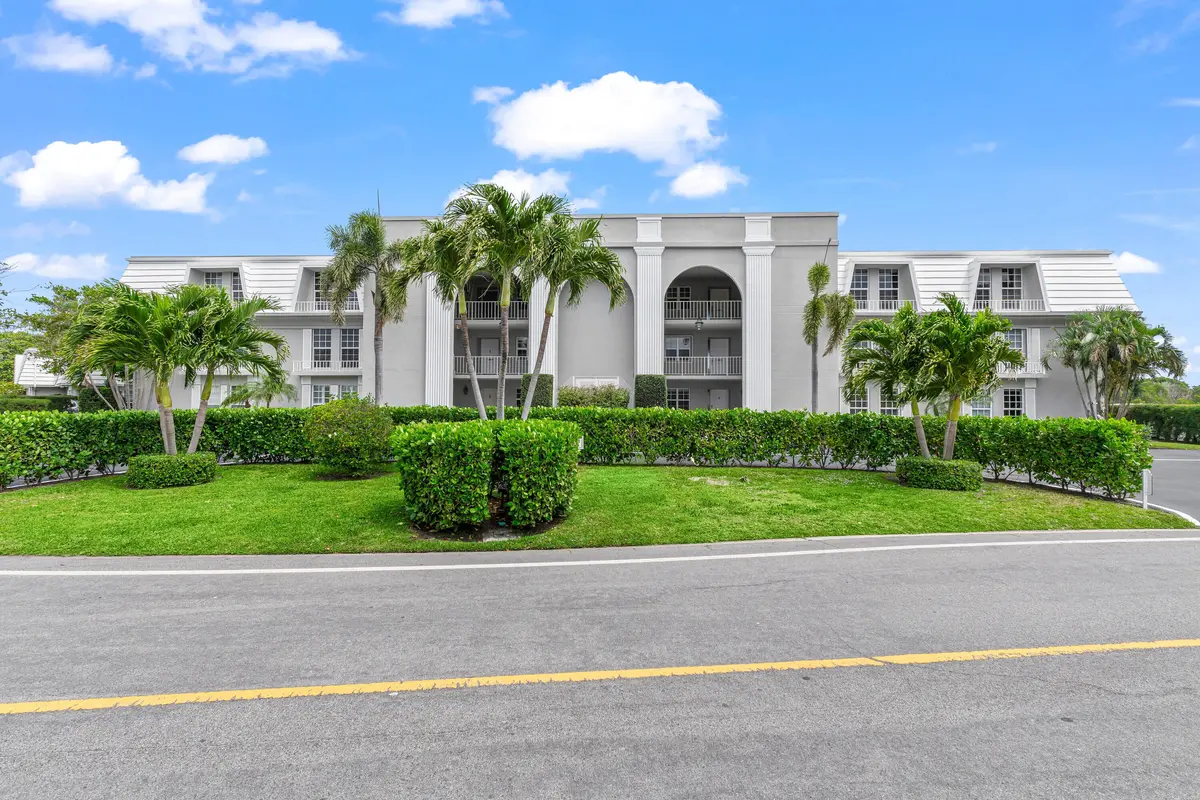 building front at 2185 Ibis Isle Road 1, Palm Beach