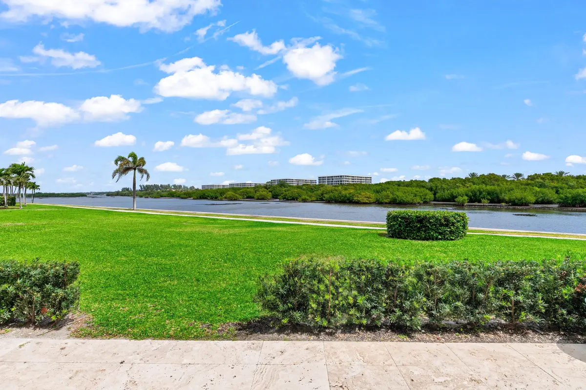 view at 2185 Ibis Isle Road 1, Palm Beach