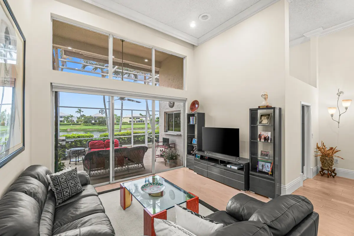 Living area at 5246 Windsor Parke Drive, Boca Raton