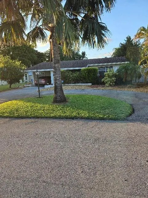 Photo 3 at 311 NE 42nd Street, Oakland Park