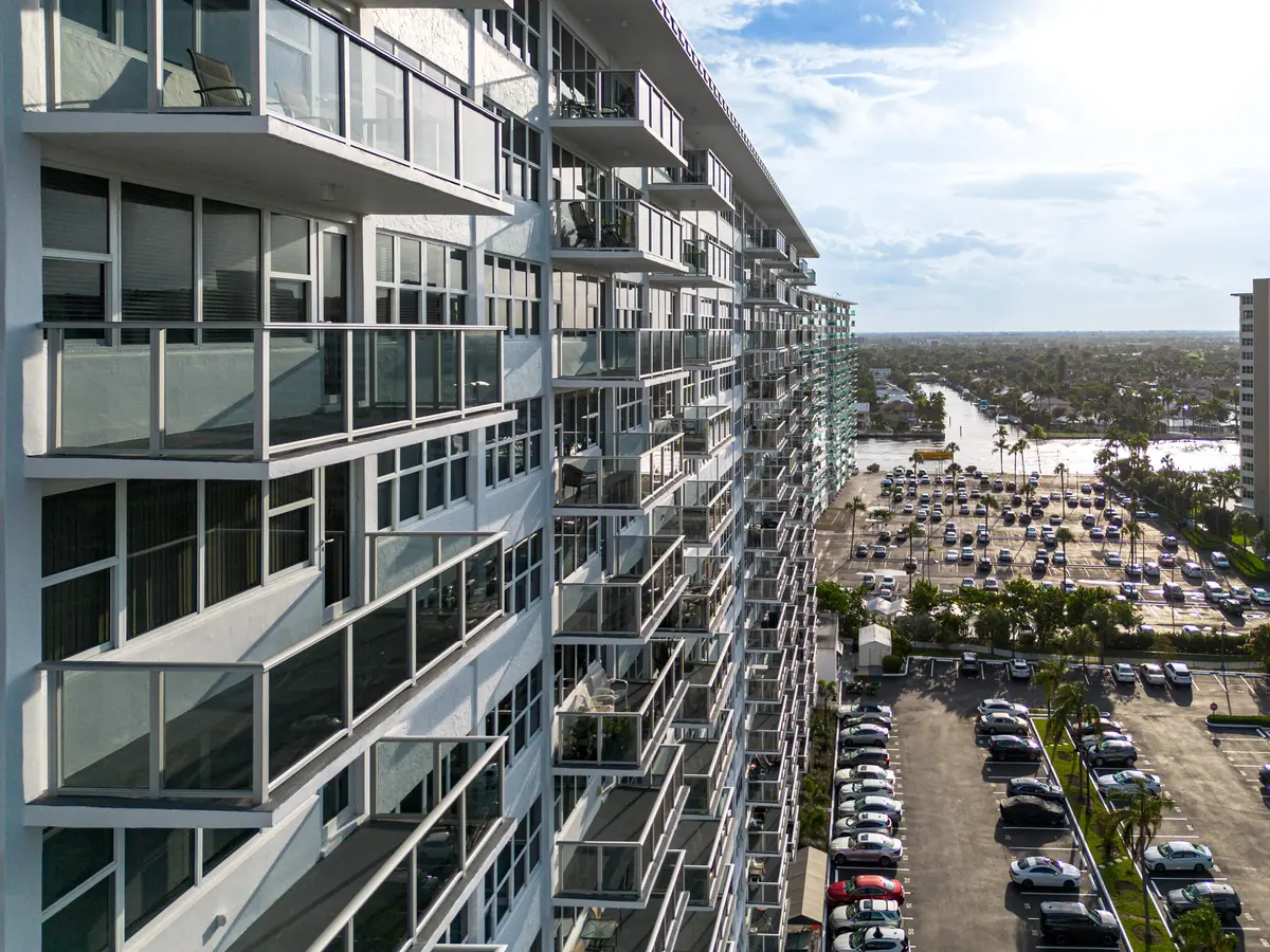 drone-05243333 ne 34 Coral Ridge Tower at 3333 NE 34th Street 1507, Fort Lauderdale