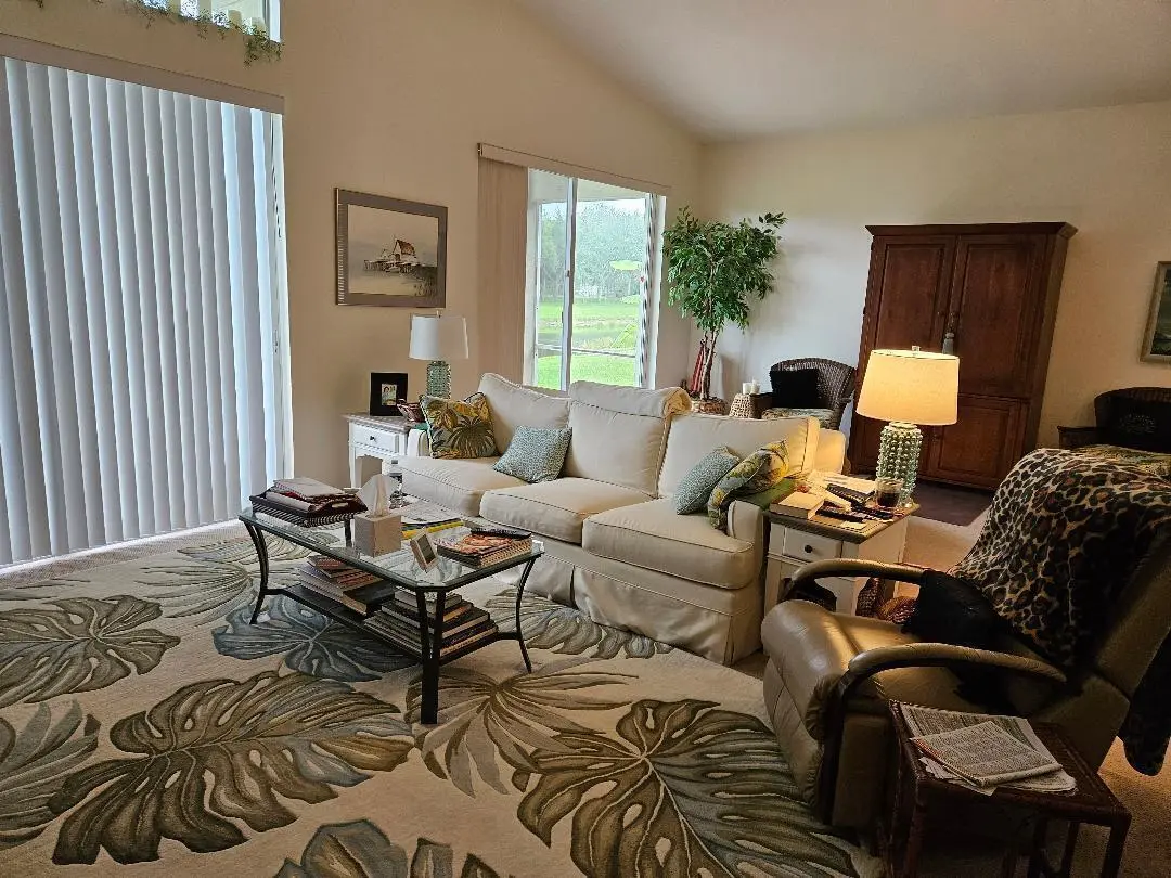 Great Room Calamondin Way at 552 SW Calamondin Way Way, Vero Beach