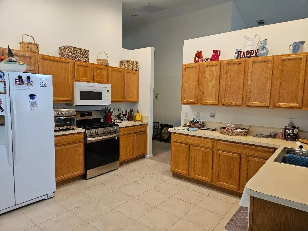 Partial Kitchen View Calamondin Way at 552 SW Calamondin Way Way, Vero Beach