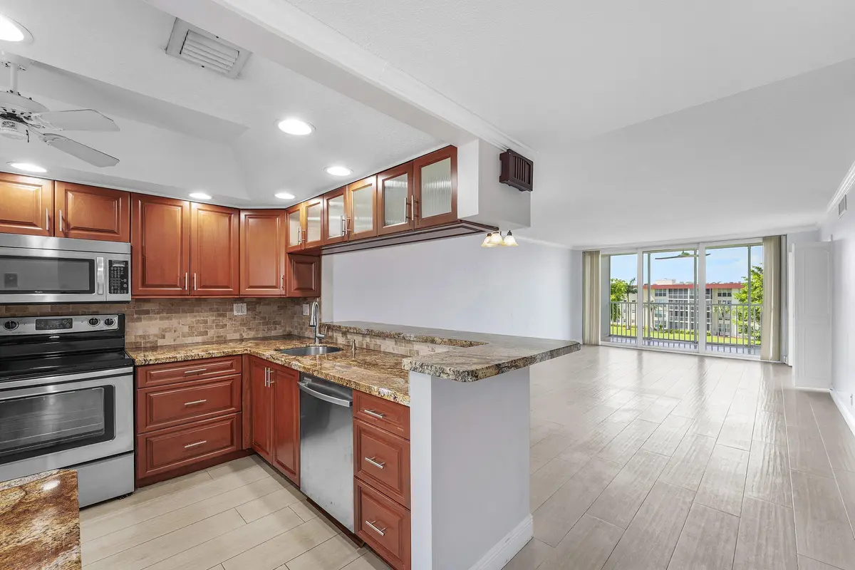 005-3150Northeast48thCourt-411-Lighthous at 3150 NE 48th Court 411, Lighthouse Point