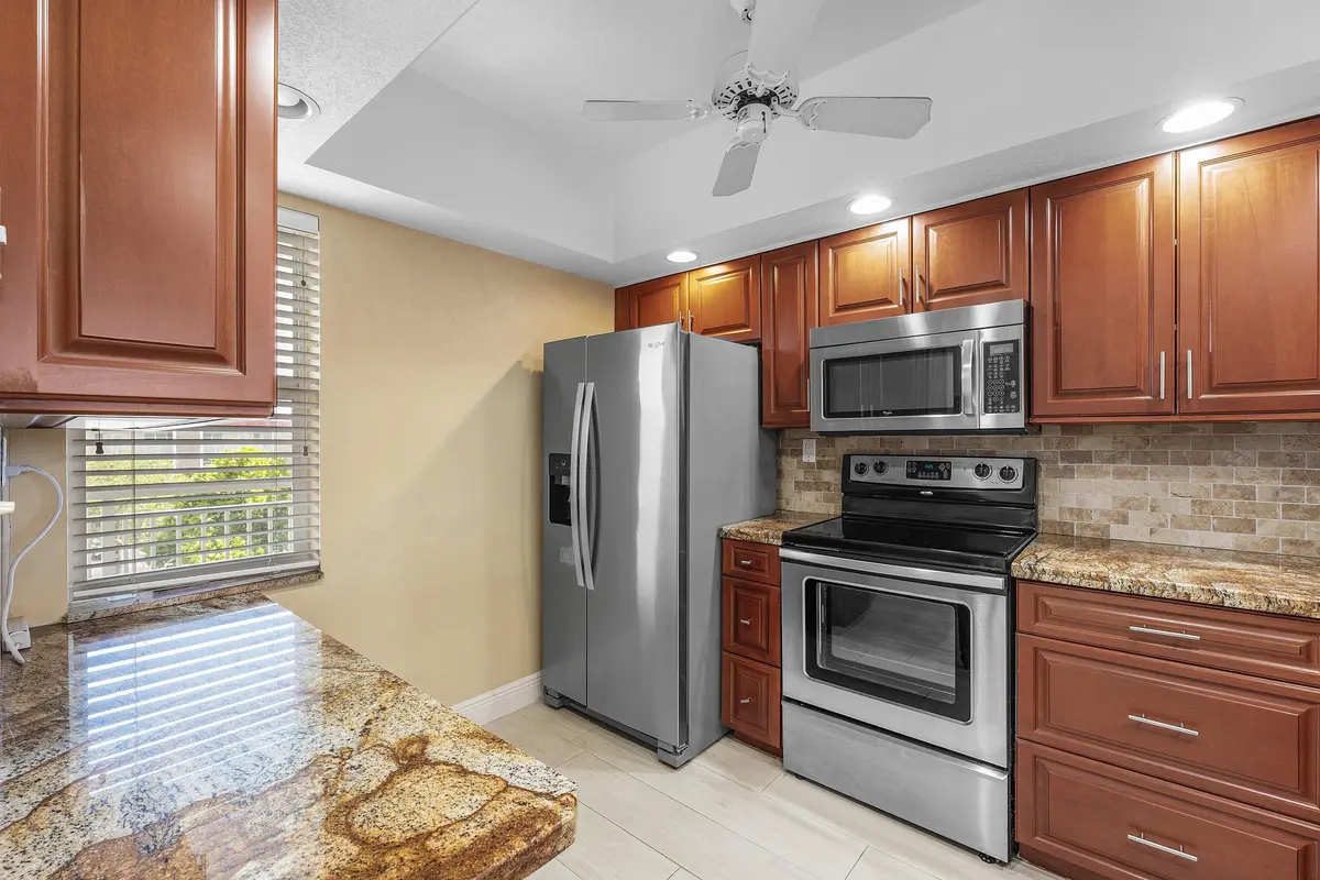 006-3150Northeast48thCourt-411-Lighthous at 3150 NE 48th Court 411, Lighthouse Point