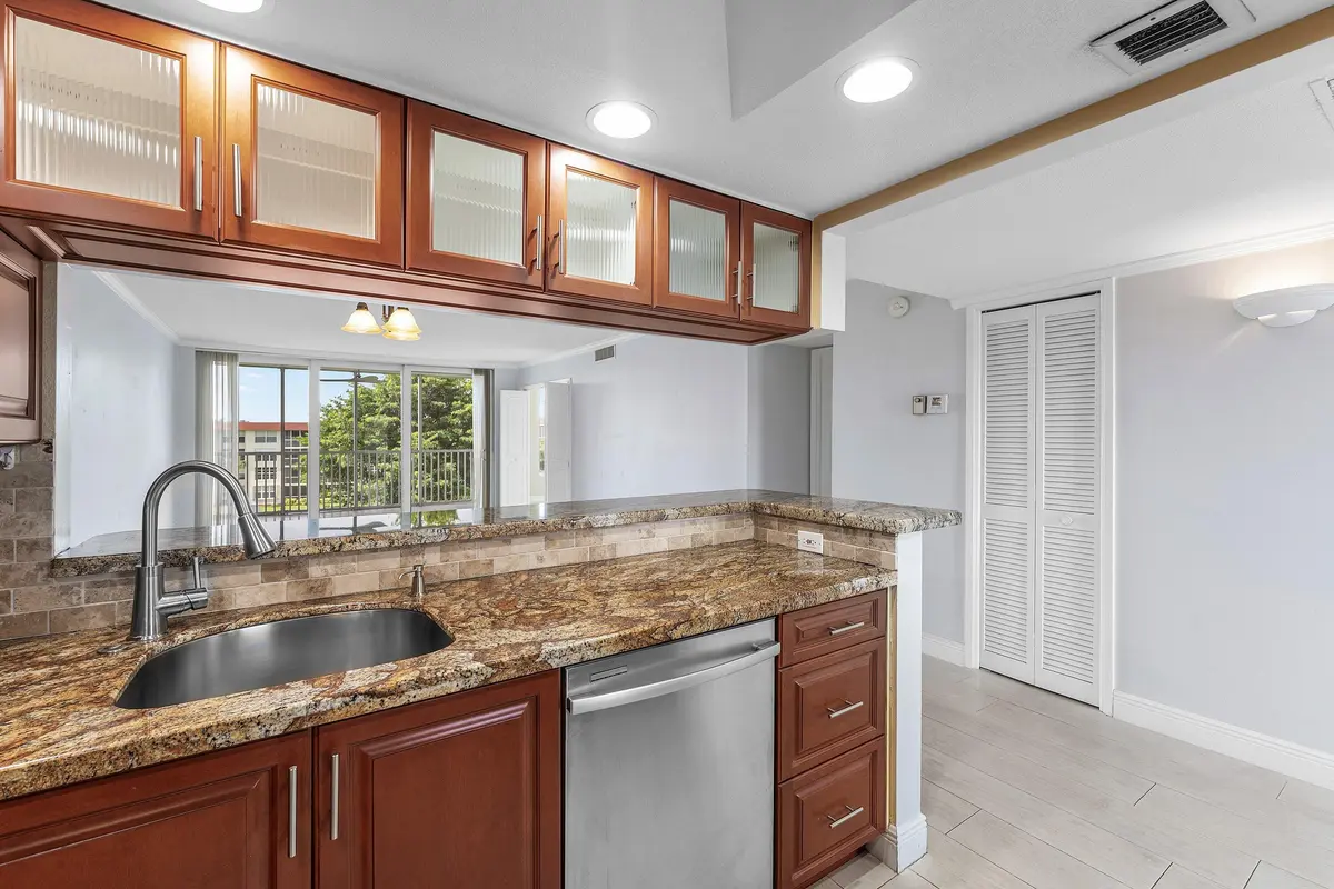 007-3150Northeast48thCourt-411-Lighthous at 3150 NE 48th Court 411, Lighthouse Point
