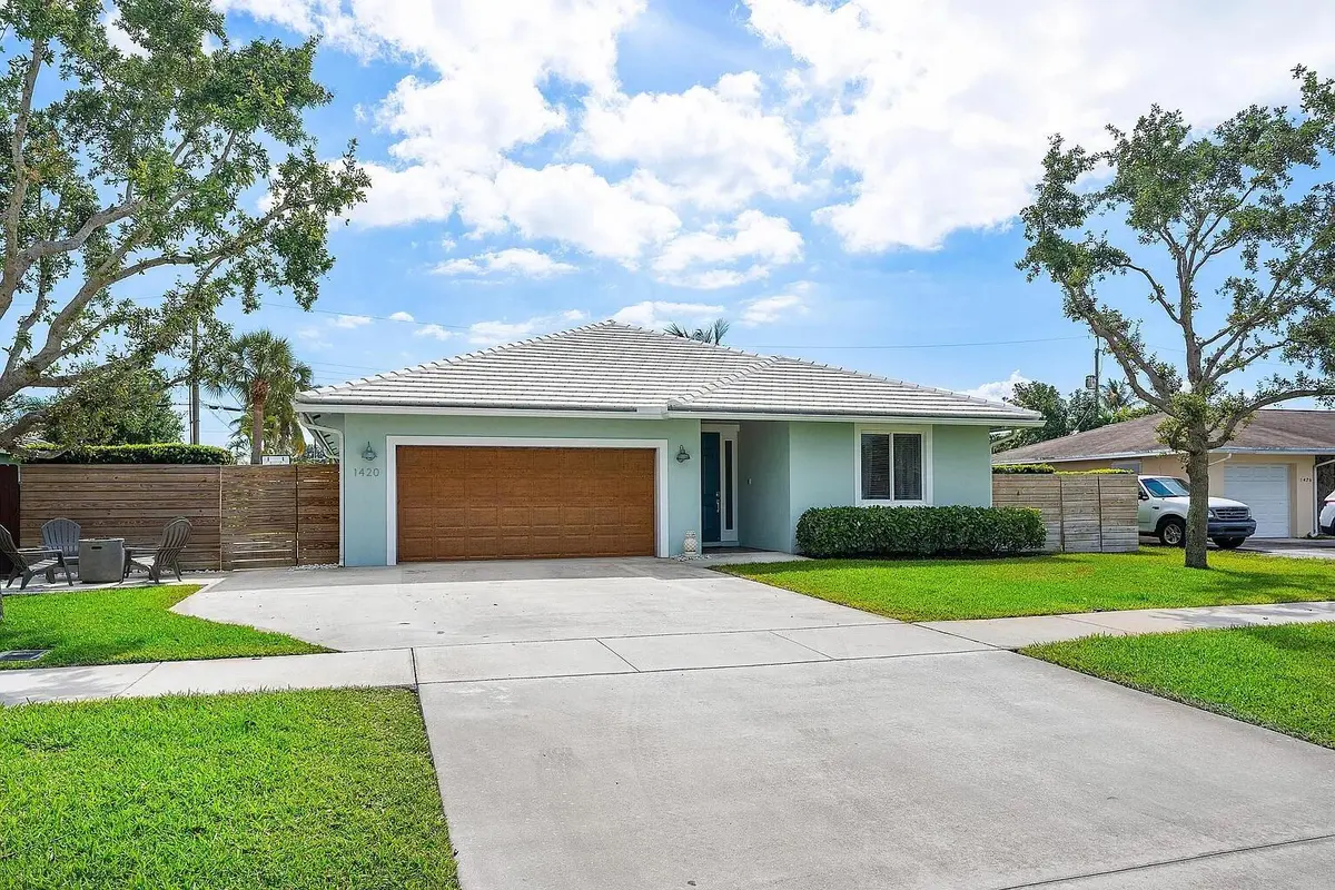 ce39a4e5dcc6f59ae01d2113c342a3e8-uncropp at 1420 High Ridge Road, Lake Worth Beach