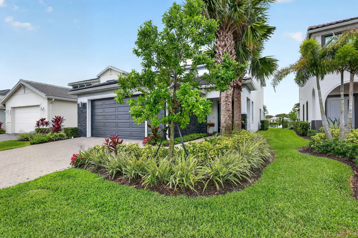 4-web-or-mls-7R7A6695 at 329 SE Fascino Circle, Port St. Lucie